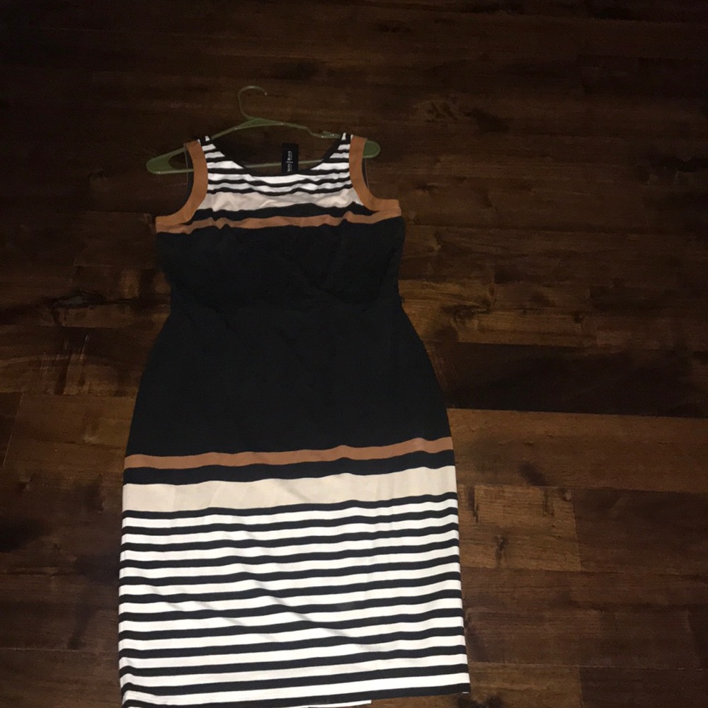 Dress still has tags in it never worn